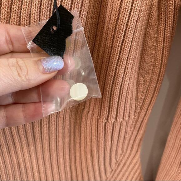 BCBGMAXAZRIA Merino Wool Blend Ribbed Off Shoulder Sweater Top Blush Sz M - Picture 6 of 8